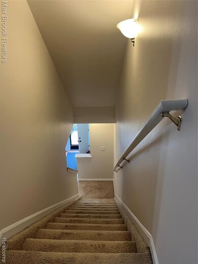 3255 Camden Dr unit 121, Troy, MI 48084 - photo 6