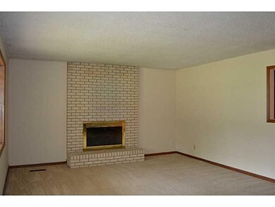 302 N Summit St, Prairie Grove, AR 72753 - photo 2