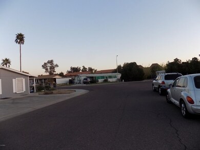 1424 N Cheri Lynn Dr, Chandler, AZ 85225 - photo 3