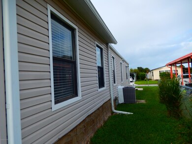 805 Oleander Cir, Sebastian, FL 32976 - photo 2