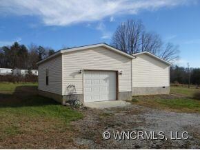 16 Lynn Estate Rd, Hendersonville, NC 28792 - photo 3