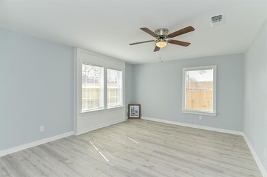 984 Ringold St, Houston, TX 77088 - photo 5