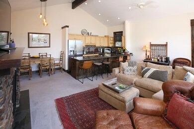 3062_wildridge_unit_1_living_3