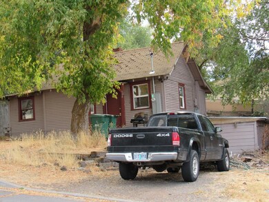 648 Prescott St, Klamath Falls, OR 97601 - photo 2