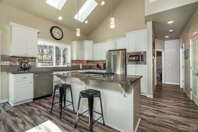 2320 NE Halston Ct, Bend, OR 97701 - photo 7