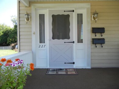 227 Weaver St, Winooski, VT 05404 - photo 4