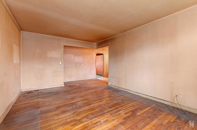 Southridge Cooperative unit 4F, Jackson Heights, NY 11372 - photo 4