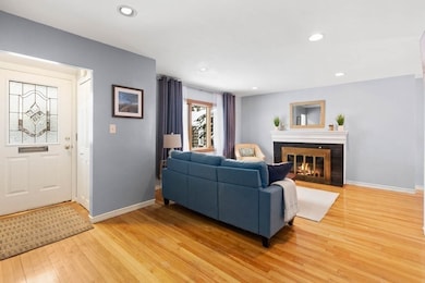 50 Cedar St, Marblehead, MA 01945 - photo 5