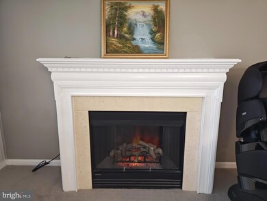 13834 Greendale Dr unit 58, Woodbridge, VA 22191 - photo 4