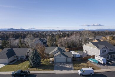 2909 NW 17th St, Redmond, OR 97756 - photo 2