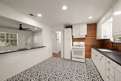 6211 Westcoat Dr, Colleyville, TX 76034 - photo 4