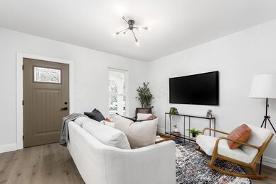 [003] 108 W Pacemont Rd, Columb