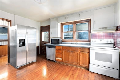 108 N Olive St, Osceola, IN 46561 - photo 6