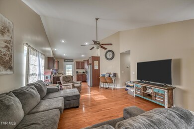 148 W Wilkshire Pl 5