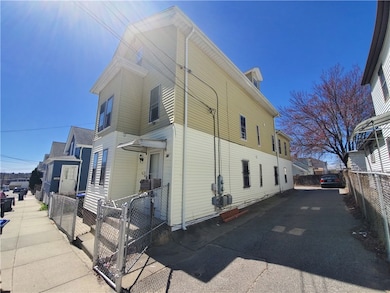 26 La Vaughn St, Providence, RI 02909 - photo 3