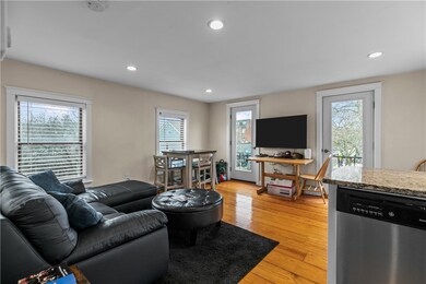 3 Spring St unit 2, Newport, RI 02840 - photo 3