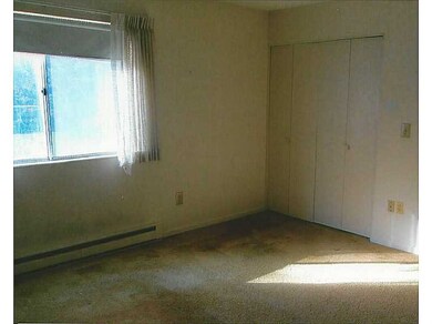 262 Chatham Cir unit 262, Warwick, RI 02886 - photo 5