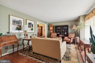 12 Birchwood Cir, Norristown, PA 19401 - photo 2