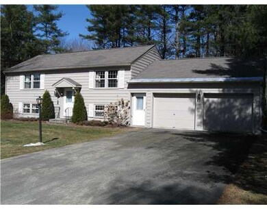 33 Apple Tree Ln, Manchester, ME 04351 - photo 2