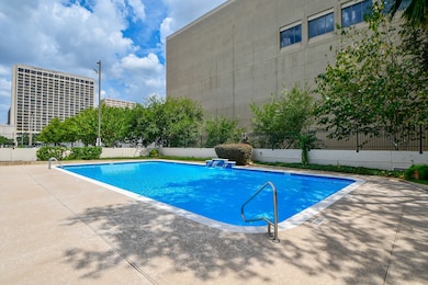 Oxford Condominium unit 1704, Houston, TX 77056 - photo 5