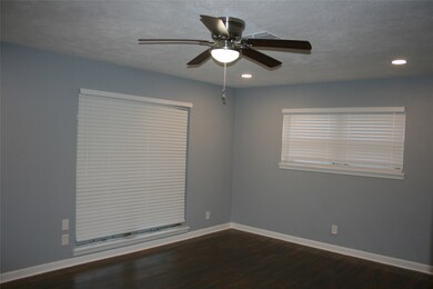 323 Ishmeal St, Houston, TX 77091 - photo 4