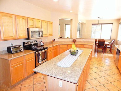 Kitchen 1 & Breakfast Nook