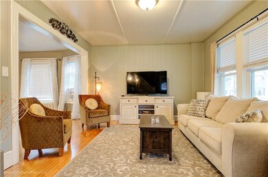 11 Apthorp Ave, Newport, RI 02840 - photo 5