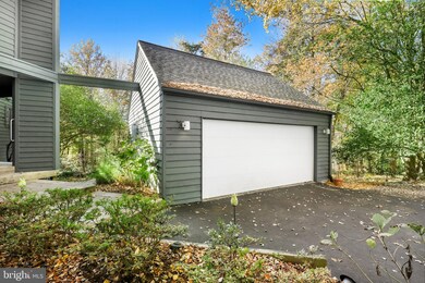 11917 Moss Point Ln, Reston, VA 20194 - photo 2