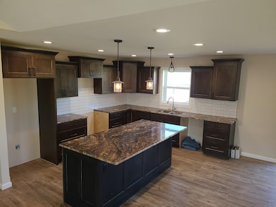 439 Gunderson Dr, Portage, WI 53901 - photo 5