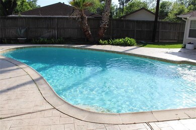 1302 W 31st St, Houston, TX 77018 - photo 5