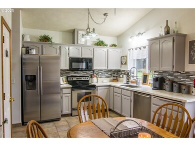 427 SW 30th Ct, Troutdale, OR 97060 - photo 7