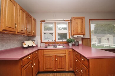 305 E Mulberry St, Converse, IN 46919 - photo 4