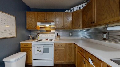 716 N 1st Division St, Mattoon, IL 61938 - photo 7