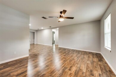 8521 Sussex Ct, Fort Worth, TX 76108 - photo 5