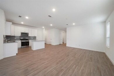 332 Paso Fino Dr, Alvin, TX 77511 - photo 7