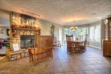 12933 Cleland Ave, Wayland, MI 49348 - photo 5