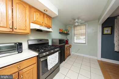 652 Rively Ave, Glenolden, PA 19036 - photo 7