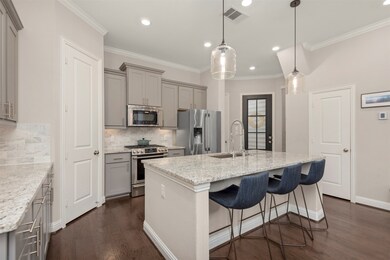 1126 Shepherd Oaks Dr, Houston, TX 77018 - photo 2