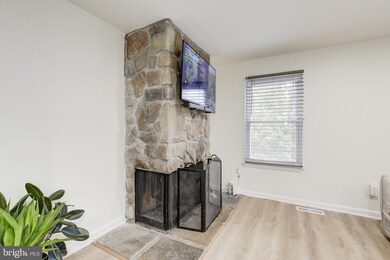 8427 Snowden Oaks Place, Laurel, MD 20708 - photo 7