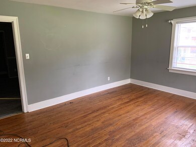 1148 Family Room - Walk-in View