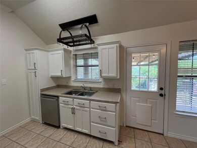 506 Ridgeway Blvd, Weatherford, TX 76086 - photo 6