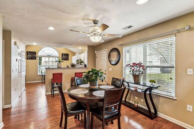 2-web-or-mls-8426-diversey-loop