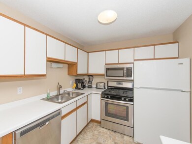 More kitchen photos.