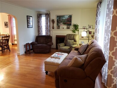 LIVING ROOM WITH FIREPLACE