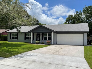 1910 Tracy Lynn Ln, Alvin, TX 77511 - photo 2