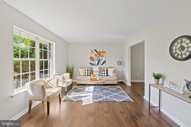 9302 Gwynndale Ct, Clinton, MD 20735 - photo 2