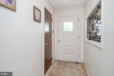 1103 Laurel Rd, Beverly, NJ 08010 - photo 2