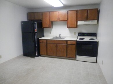 535 Calef Rd unit 23, Manchester, NH 03103 - photo 2