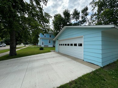 Detached Garage