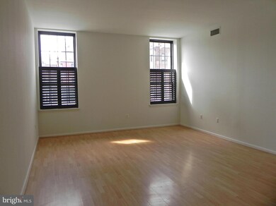 1011 Hunter St unit E4, Baltimore, MD 21202 - photo 6